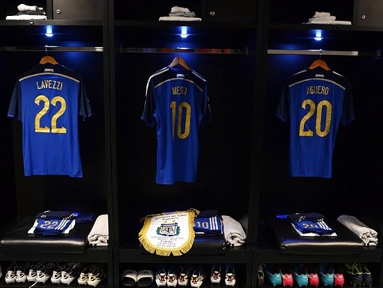 Παγκόσμιο Κύπελλο Ποδοσφαίρου 2014 - Τελικός: Τα ξεχωριστά παπούτσια Σβαϊνστάιγκερ και Μέσι (photos)