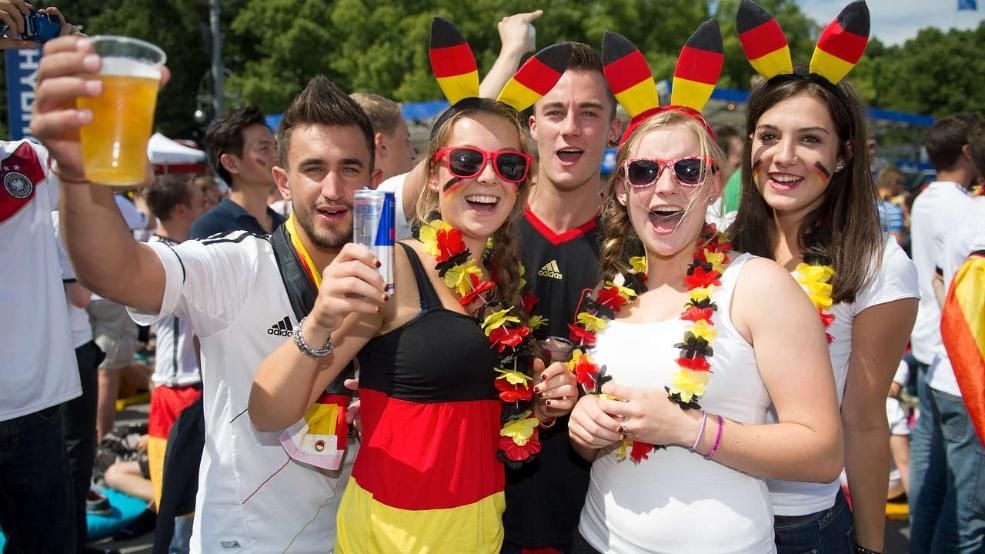 Μουντιάλ 2014 – Γερμανία: Ολονύκτιο γλέντι για τα «πάντσερ» (videos+photos)
