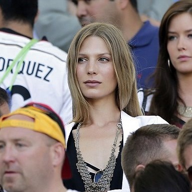 Παγκόσμιο Κύπελλο Ποδοσφαίρου 2014 - Τελικός: Γλέντησαν και τις γυναίκες τους οι Γερμανοί (photos)