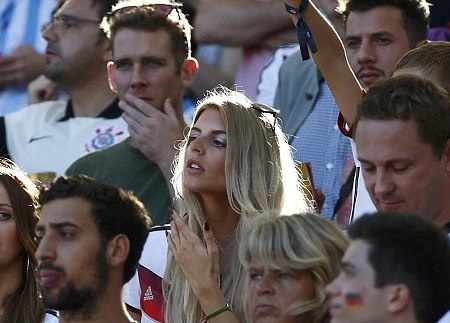 Παγκόσμιο Κύπελλο Ποδοσφαίρου 2014 - Τελικός: Γλέντησαν και τις γυναίκες τους οι Γερμανοί (photos)