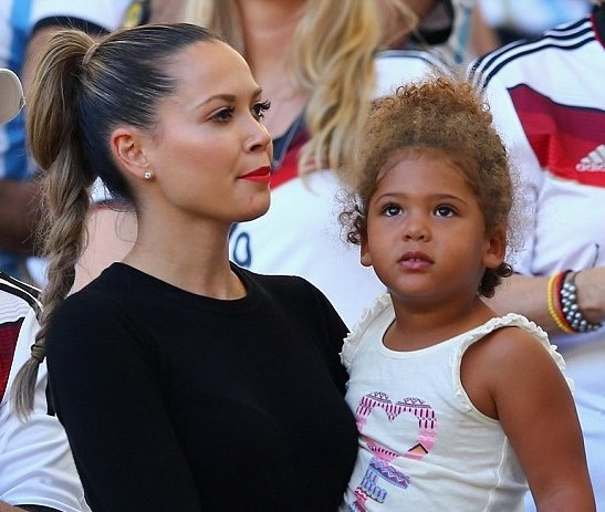 Παγκόσμιο Κύπελλο Ποδοσφαίρου 2014 - Τελικός: Γλέντησαν και τις γυναίκες τους οι Γερμανοί (photos)