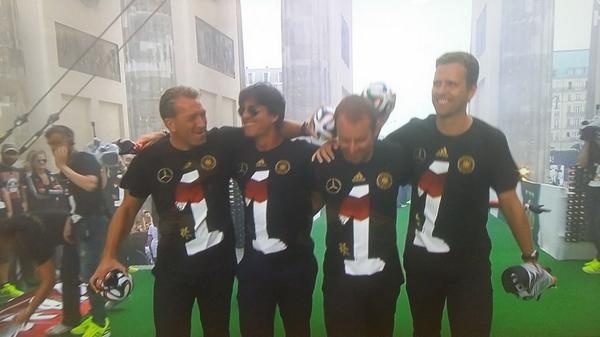 Μουντιάλ 2014 - Γερμανία: «Τρέλα» στο τουίτερ οι Γερμανοί (photos)