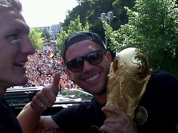 Μουντιάλ 2014 - Γερμανία: «Τρέλα» στο τουίτερ οι Γερμανοί (photos)