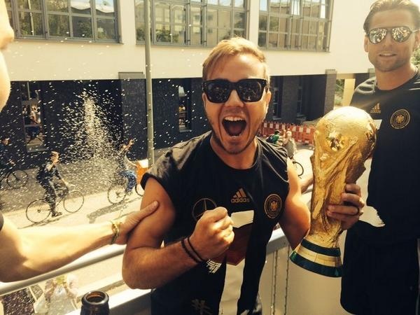 Μουντιάλ 2014 - Γερμανία: «Τρέλα» στο τουίτερ οι Γερμανοί (photos)