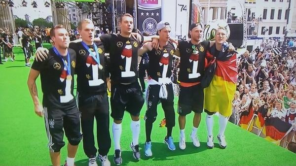 Μουντιάλ 2014 - Γερμανία: «Τρέλα» στο τουίτερ οι Γερμανοί (photos)