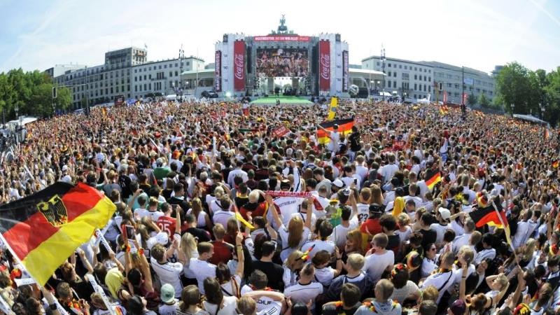 Μουντιάλ 2014:Το Βερολίνο και η Γερμανία γιορτάζουν (photos)