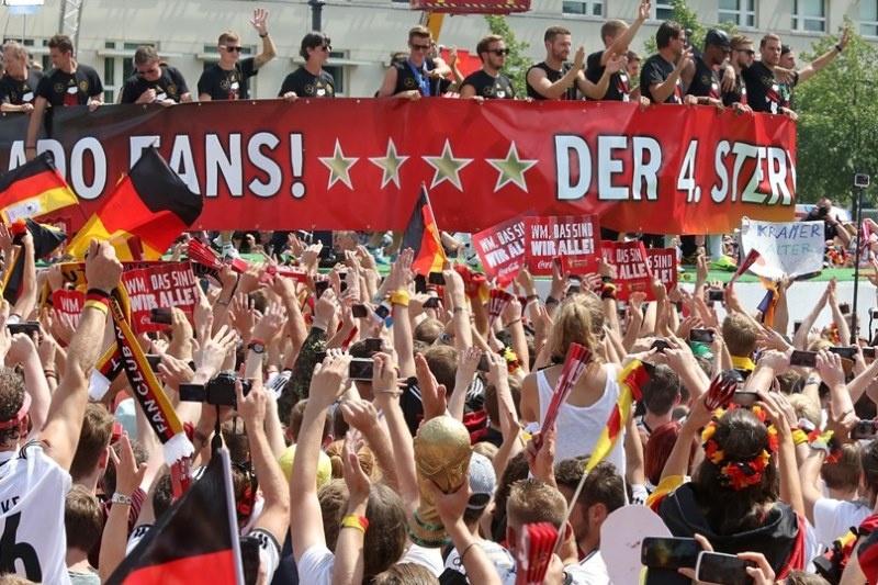 Υποδοχή ηρώων για τους πρωταθλητές κόσμου (videos+photos)