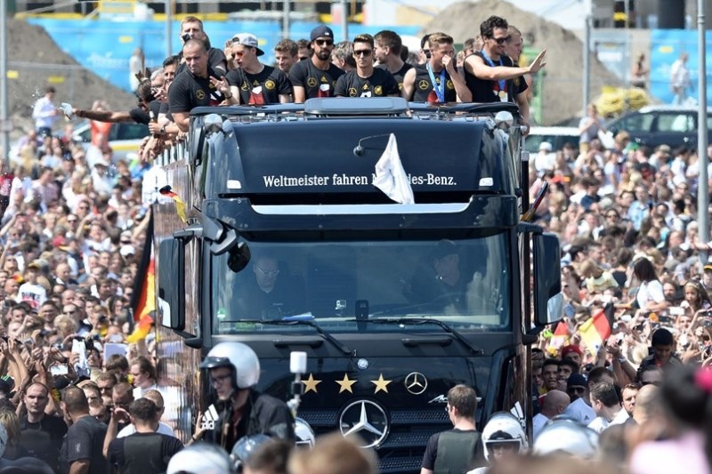 Υποδοχή ηρώων για τους πρωταθλητές κόσμου (videos+photos)