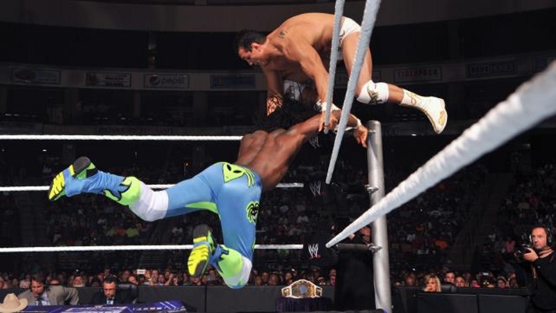 SmackDown: Νέα επίθεση στον Ambrose (photos+videos)