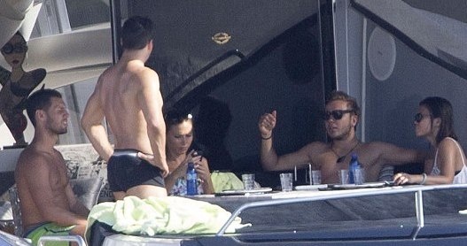 Μουντιάλ 2014 - Γερμανία: Συνεχίζει τα μπάνια του ο Γκέτσε (photos)