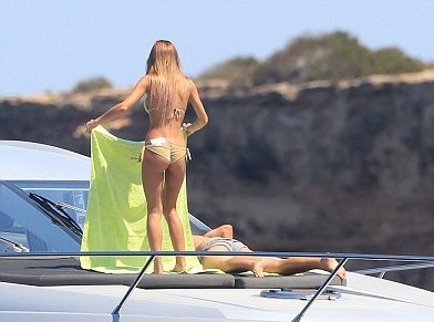 Μουντιάλ 2014 - Γερμανία: Συνεχίζει τα μπάνια του ο Γκέτσε (photos)