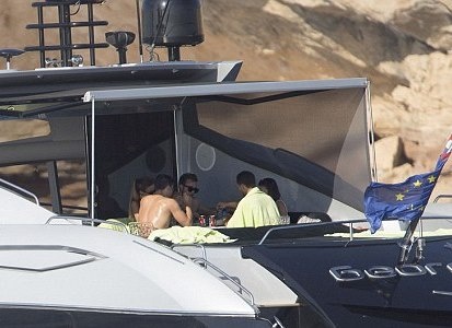 Μουντιάλ 2014 - Γερμανία: Συνεχίζει τα μπάνια του ο Γκέτσε (photos)