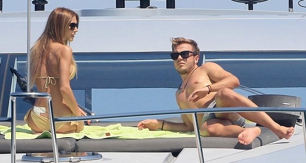 Μουντιάλ 2014 - Γερμανία: Συνεχίζει τα μπάνια του ο Γκέτσε (photos)