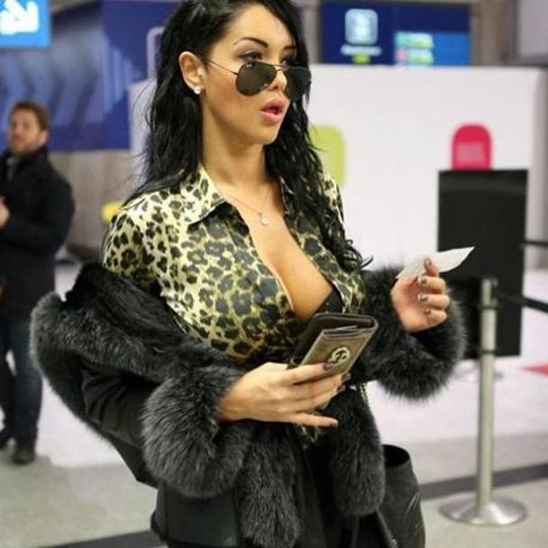 Ίντερ: Πήρε Εμβιλά και την... καυτή φίλη του! (photos)