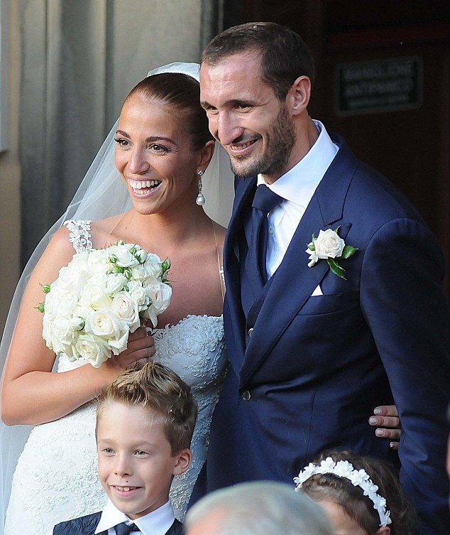 Γιουβέντους: Μετά το δάγκωμα, παντρεύτηκε ο Κιελίνι (photos)