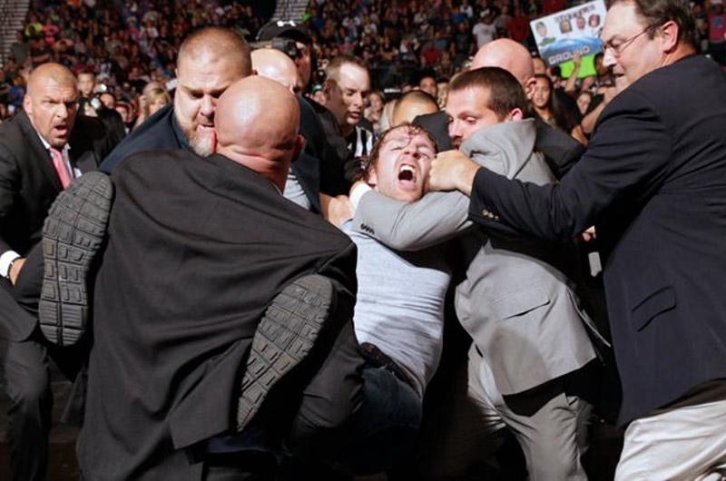 Battleground: Υπεράσπιση για Cena (photos+videos)