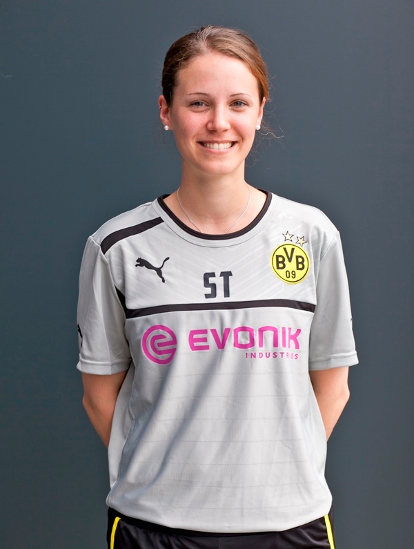 Μπορούσια Ντόρτμουντ: Καίει… καρδιές η νέα φυσιοθεραπεύτρια! (photos)