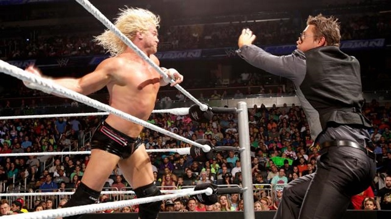 SmackDown: «Καθάρισε» ο Reigns (photos+videos)