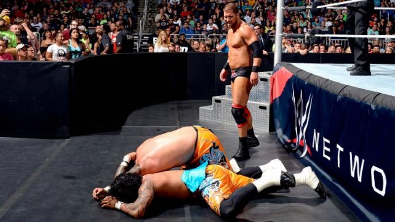 SmackDown: «Καθάρισε» ο Reigns (photos+videos)
