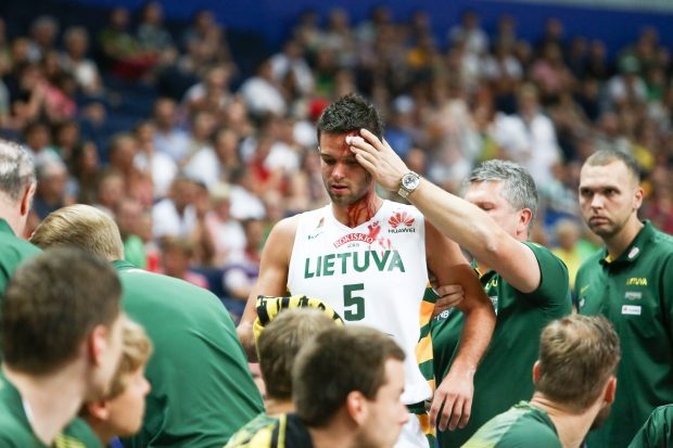 Λιθουανία: Μάτωσε ο Καλνιέτις (photos)