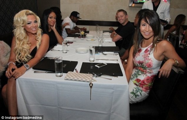 Όταν ο σκληρός  των ρινγκ γίνεται αρνάκι (videos+photos)