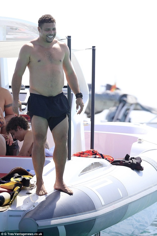 Βουτιές, μπουκιές και δροσιές για τον Ρονάλντο (photos)