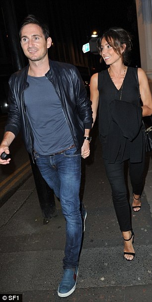 Βόλτα στο Μάντσεστερ για Λάμπαρντ και τη σύντροφο του (photos)