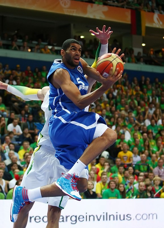 Μπατούμ στο Onsports: «Μου αρέσουν Ελλάδα, Αντετοκούνμπο και Καλάθης!» (photos+videos)