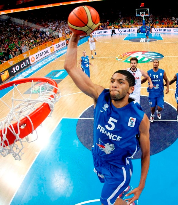 Μπατούμ στο Onsports: «Μου αρέσουν Ελλάδα, Αντετοκούνμπο και Καλάθης!» (photos+videos)