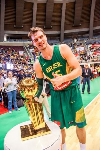 Σπλίτερ στο Onsports: «Θέλω να παίξω στην Ελλάδα» (photos+videos)