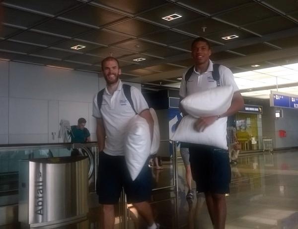 Εθνική Μπάσκετ Ανδρών: Ο Αντετοκούνμπο, ο Καλάθης και τα... μαξιλάρια! (photos)