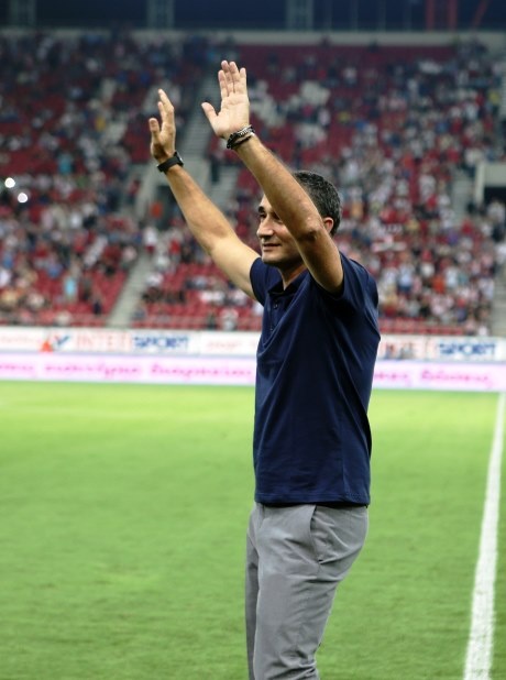 Ολυμπιακός – Αθλέτικ Μπιλμπάο: Βραβεύτηκε και αποθεώθηκε ο Βαλβέρδε (photos)