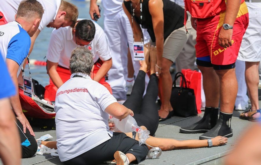 Πρωταθλήτρια κινδύνευσε με πνιγμό στο Ευρωπαϊκό Υγρού Στίβου! (photos)