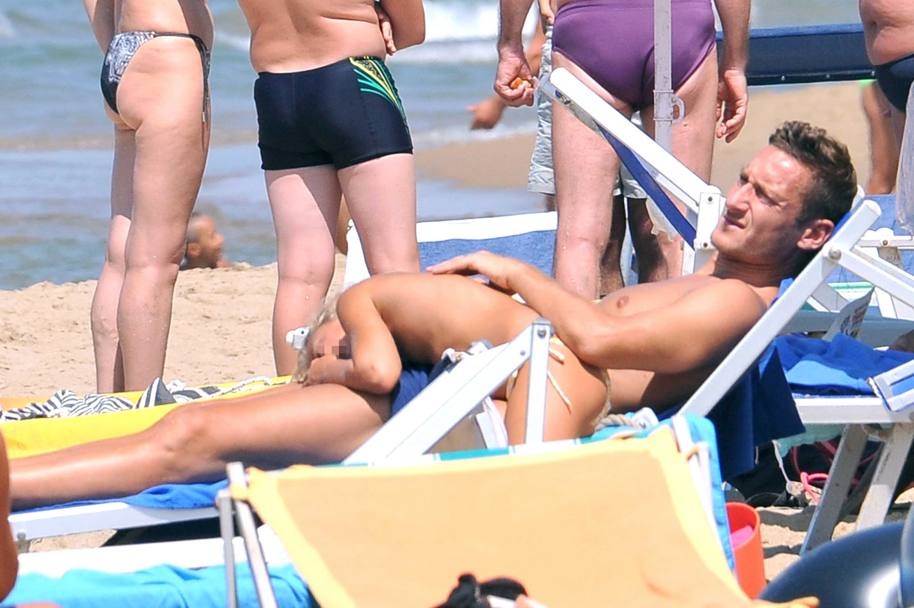 Ρόμα: Τα μπάνια του Τότι στην Σαμπαούντια (photos)