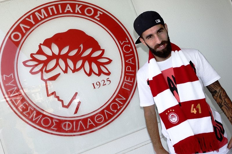 Ολυμπιακός: Ντουρμάζ και επίσημα (photos)