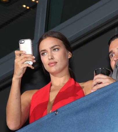 Ιρίνα Σάικ: «Φωτιά» στα κόκκινα στο Βερολίνο (photos)