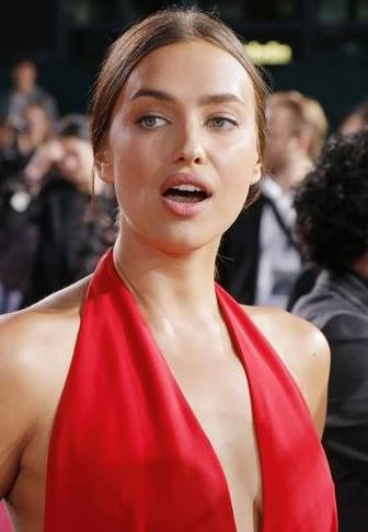 Ιρίνα Σάικ: «Φωτιά» στα κόκκινα στο Βερολίνο (photos)