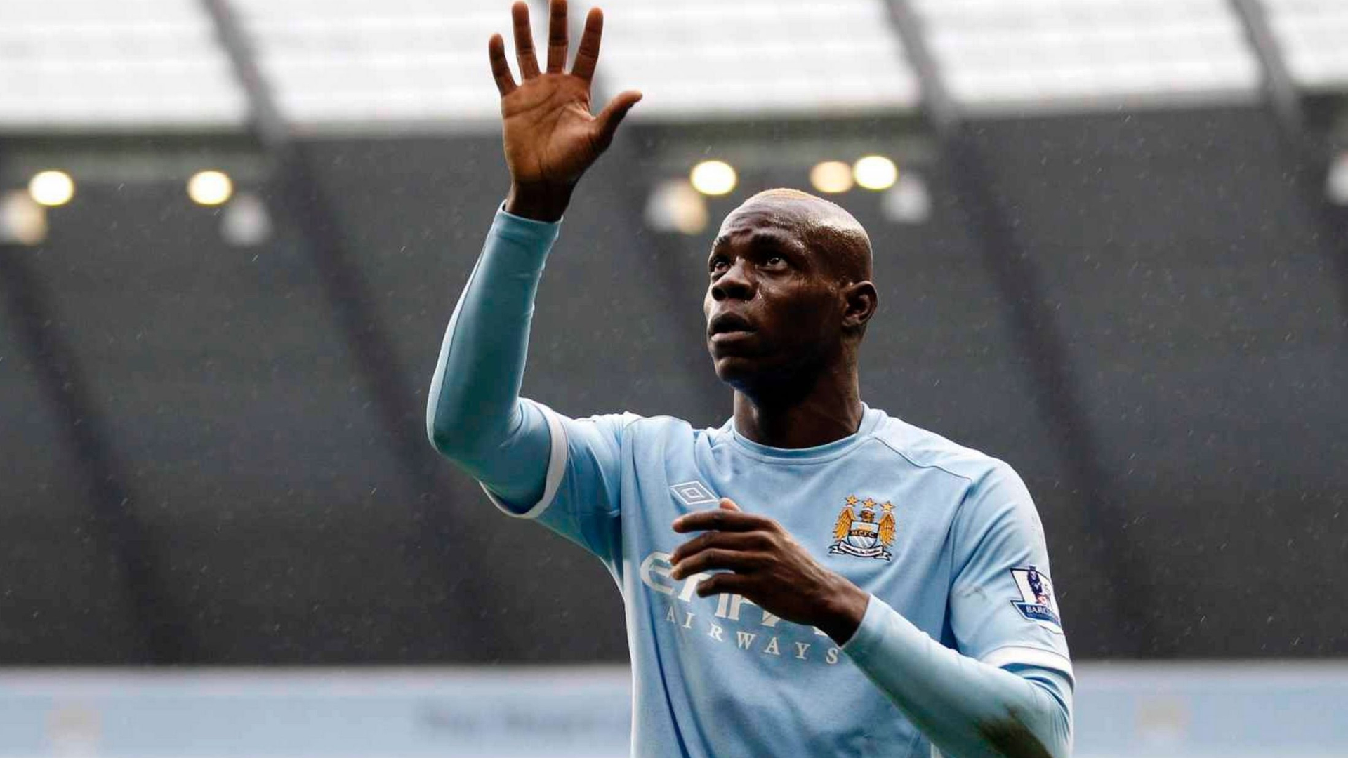 Ανακοινώθηκε ο Μπαλοτέλι από Λίβερπουλ (photos+tweet)