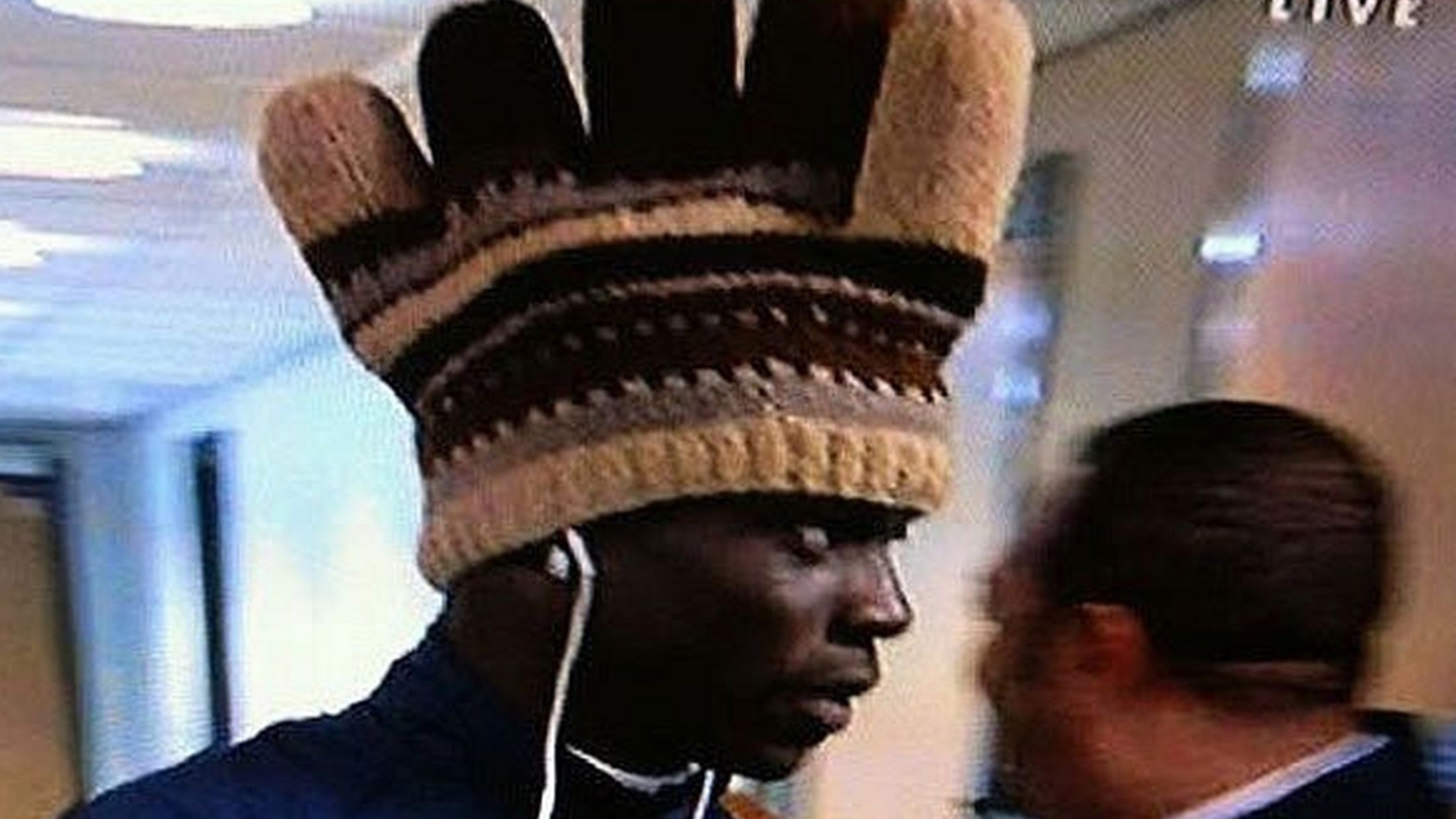 Ανακοινώθηκε ο Μπαλοτέλι από Λίβερπουλ (photos+tweet)