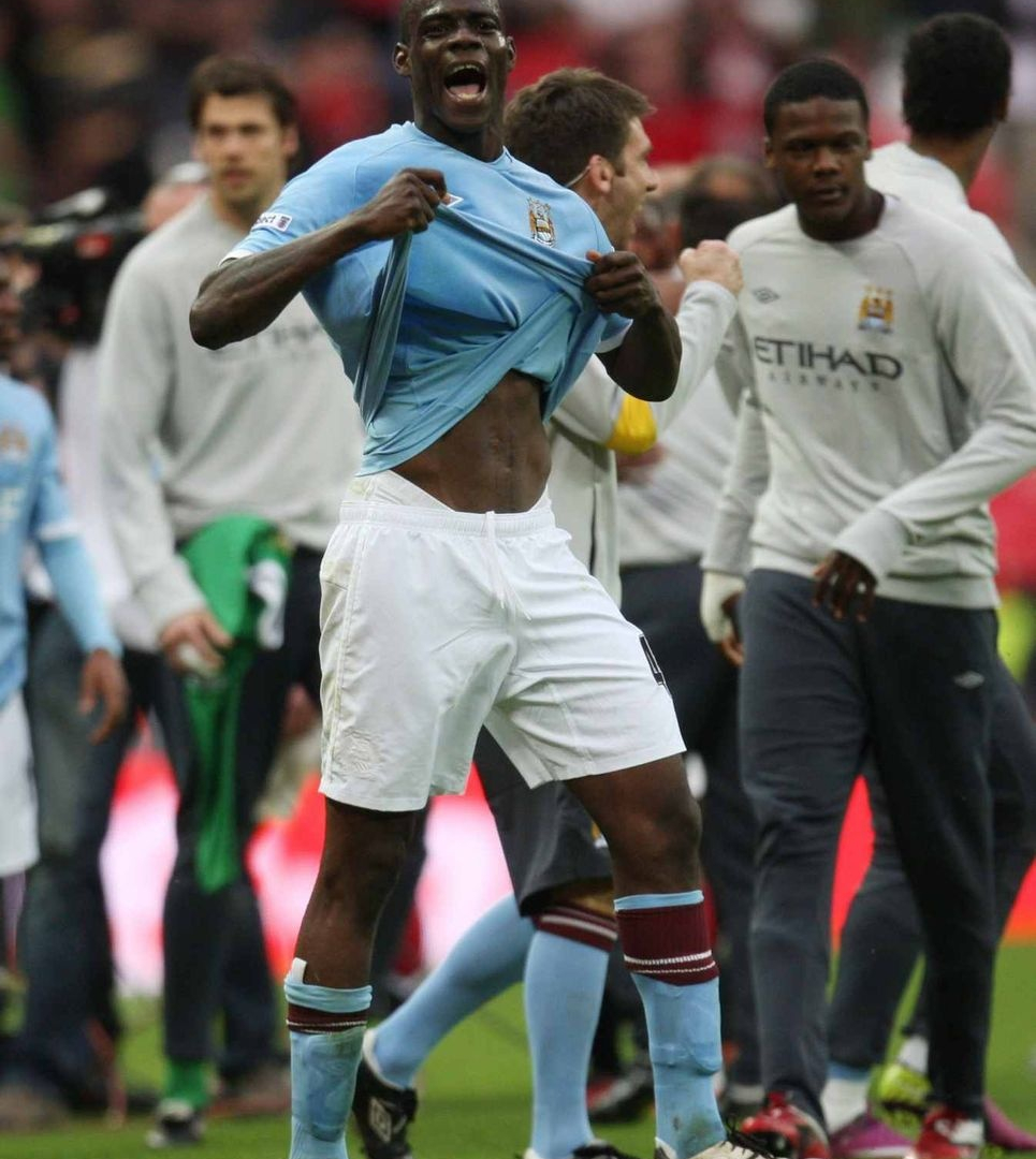 Ανακοινώθηκε ο Μπαλοτέλι από Λίβερπουλ (photos+tweet)