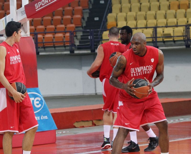 Ολυμπιακός: Αρκετή δουλειά στο ΣΕΦ (photos)