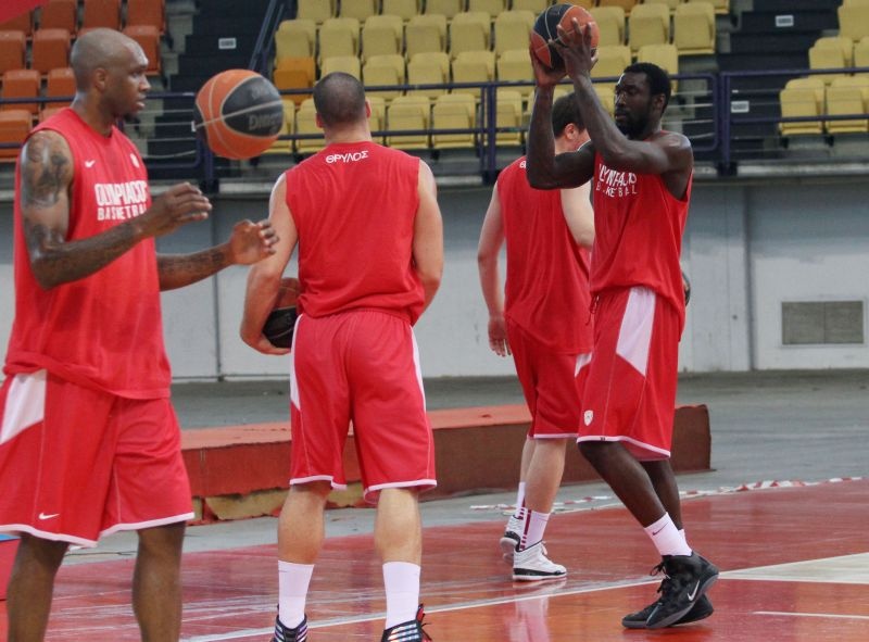 Ολυμπιακός: Αρκετή δουλειά στο ΣΕΦ (photos)