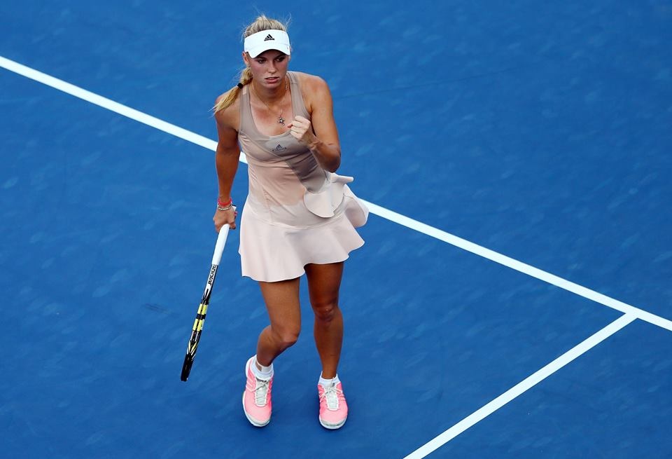 US Open: Πέρασε και έστειλε… φιλιά η Σαράποβα (photos)