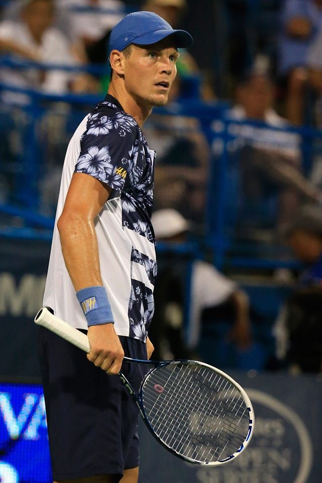 US Open: Πέρασε και έστειλε… φιλιά η Σαράποβα (photos)