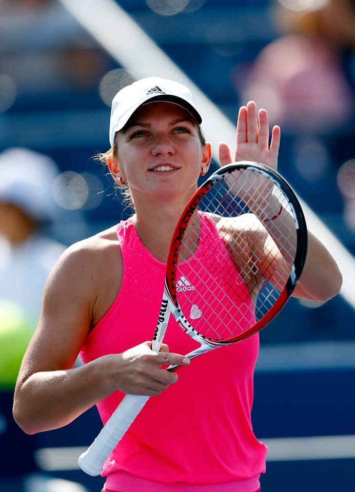 US Open: Πέρασε και έστειλε… φιλιά η Σαράποβα (photos)