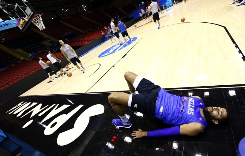 Μουντομπάσκετ 2014: Μπήκε ο Μάντζαρης (photos)