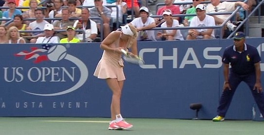 US Open: Πιάστηκε η ρακέτα στην κοτσίδα της Βοζνιάκι! (photos+video)