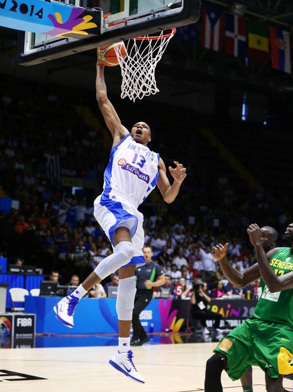 Mundobasket 2014: Εντυπωσιακό κάρφωμα από Αντετοκούνμπο (video+photos)