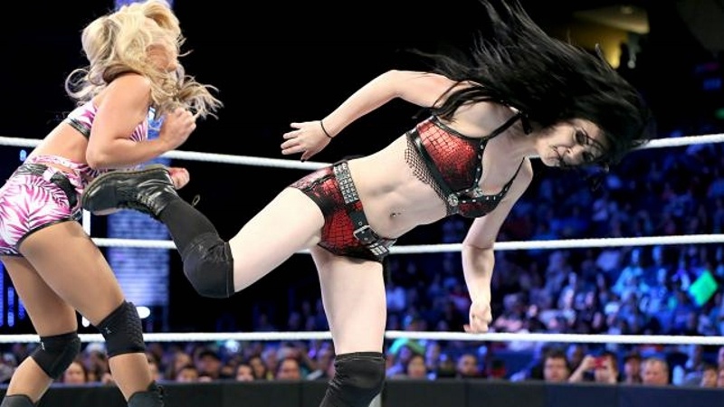 SmackDown: Πτώση των Wyatts (photos+videos)