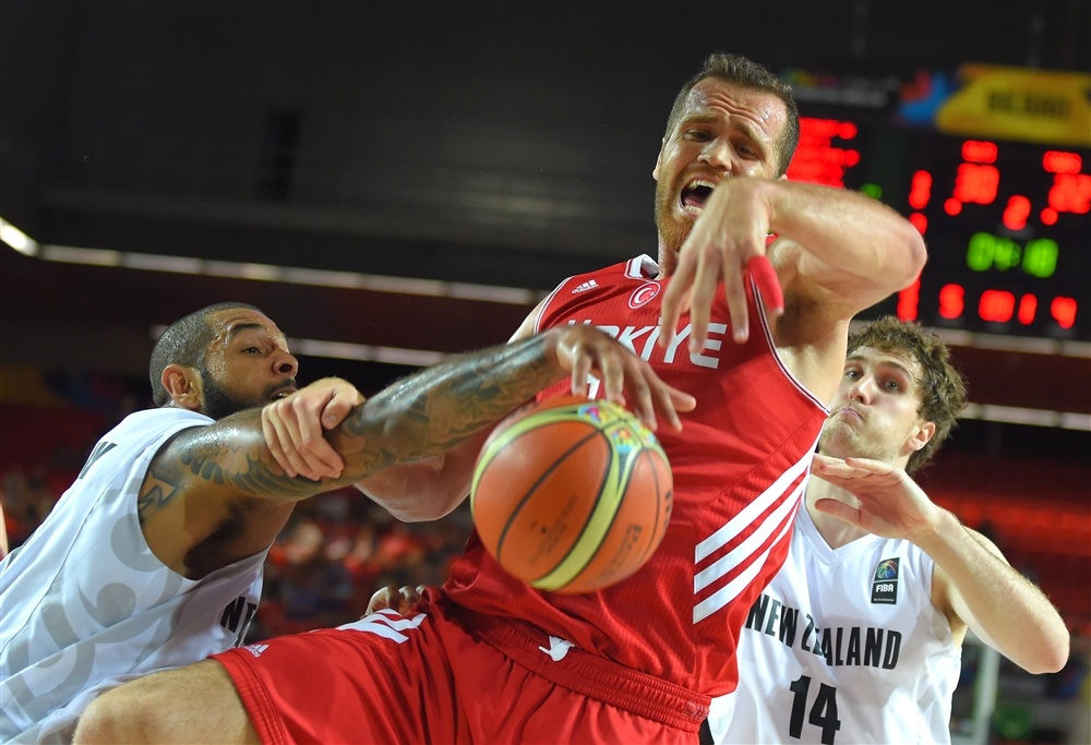 Μουντομπάσκετ 2014: Η... σφαλιάρα στα οπίσθια και η... μασέλα (photos)